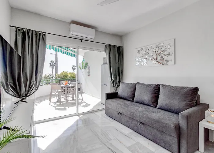 Апартаменти Altamira Адехе